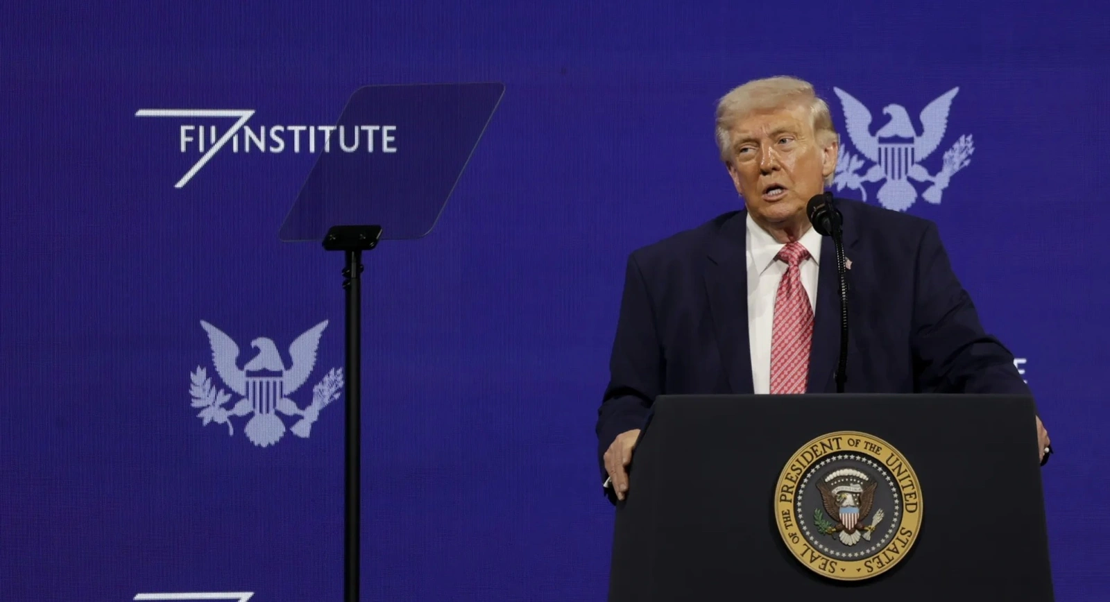 Ông Trump kêu gọi đầu tư, khẳng định Mỹ bước vào “kỷ nguyên tăng trưởng mới”