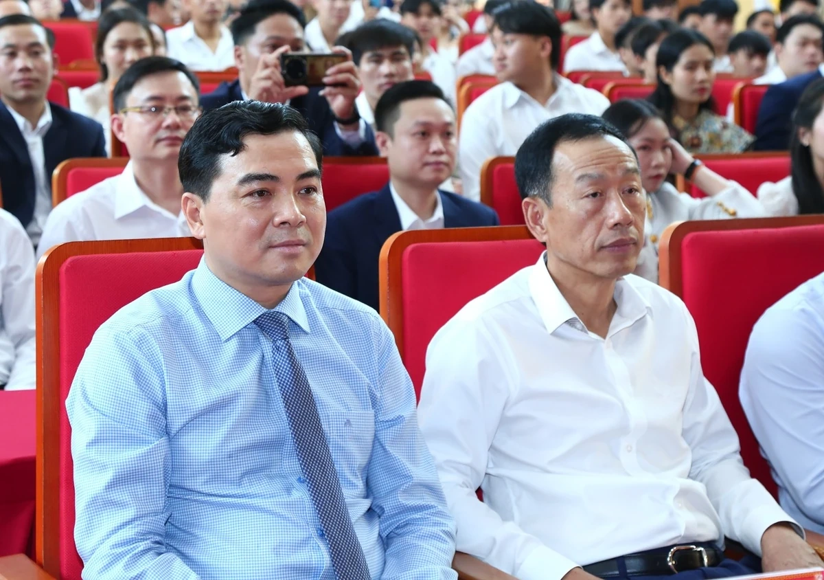 Gặp mặt lưu học sinh Lào nhân dịp Tết cổ truyền Bunpimay năm 2026