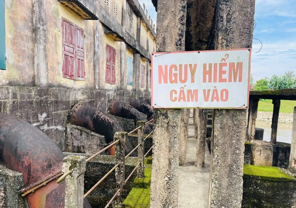 Trạm bơm Tượng Văn xuống cấp nghiêm trọng