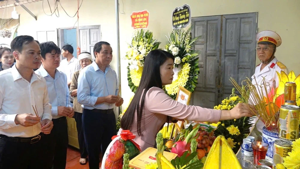 Xã Vĩnh Lộc trao Bằng “Tổ quốc ghi công” cho Liệt sĩ Vũ Nguyên Giới