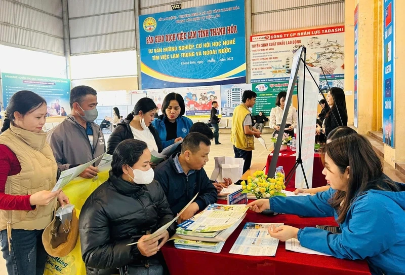 Mở rộng “lưới an sinh” cho lao động tự do