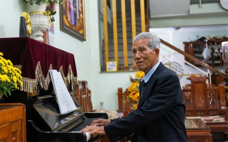 “Em nghe kể chuyện Hàm Rồng”