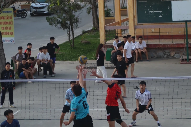 Giảm áp lực mùa thi cho học sinh cuối cấp