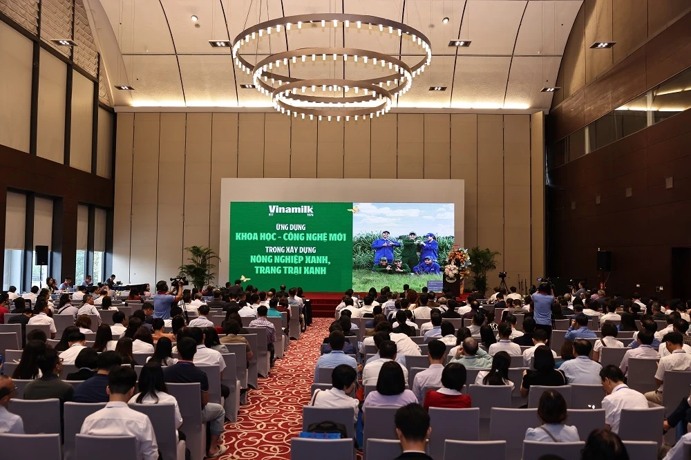 Vinamilk khẳng định vai trò tiên phong chuyển đổi xanh tại Hội nghị Khoa học, Công nghệ Chăn nuôi và Thú y toàn quốc lần thứ nhất