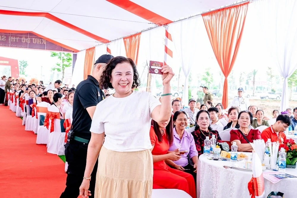 “Cháy hàng trong tích tắc” – Sao Mai Residence lập kỳ tích 33/33 sản phẩm ngay phiên mở bán đầu tiên