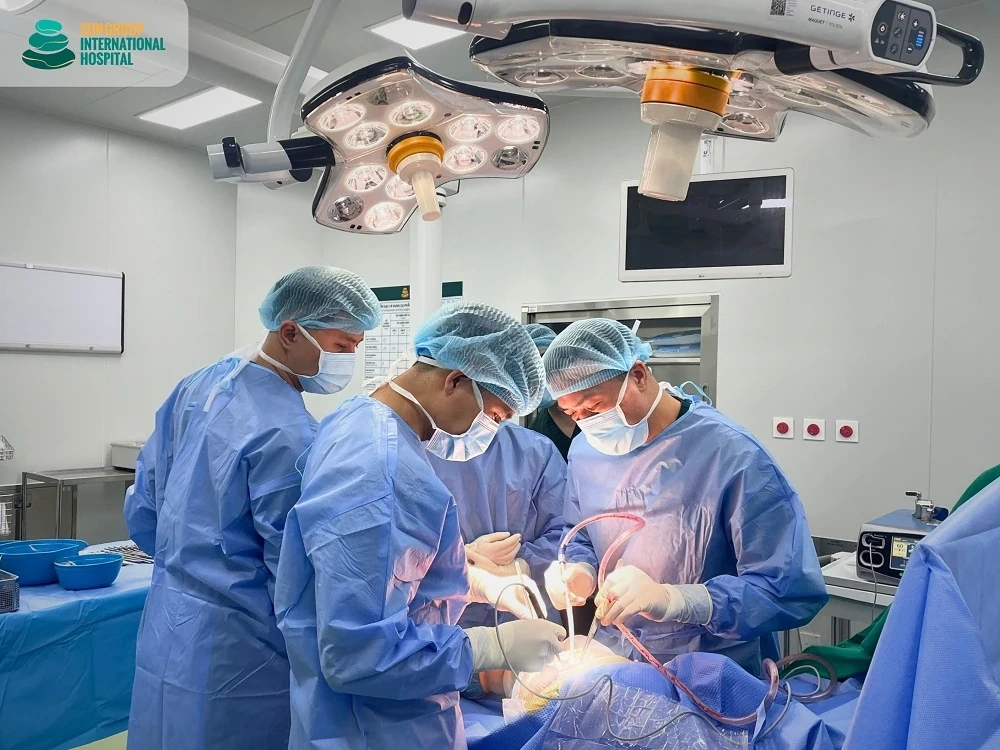 Tỷ lệ tử vong tới 30% sau gãy cổ xương đùi ở người cao tuổi: Vì sao cần điều trị sớm?