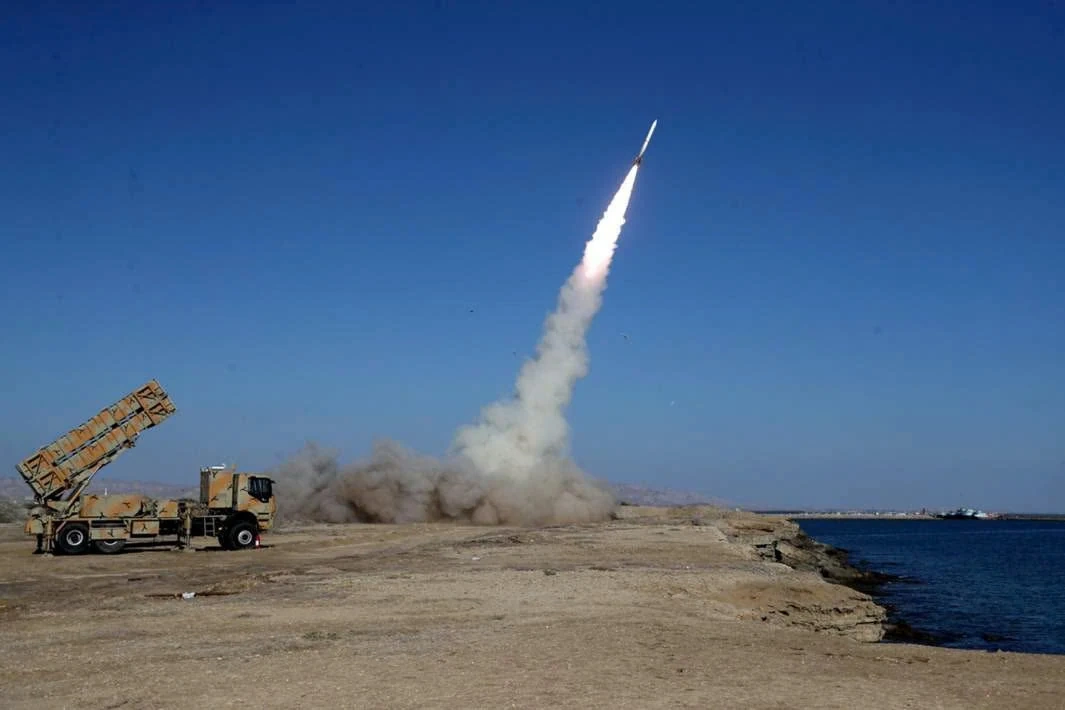 Sau 1 tháng chiến sự - Trung Đông nóng lên, kinh tế toàn cầu chao đảo