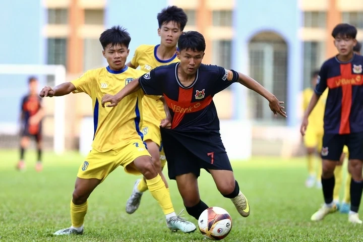 Messi và Ronaldo gây sốt World Cup; Đội tuyển Việt Nam thăng tiến mạnh nhất thế giới trên bảng xếp hạng FIFA