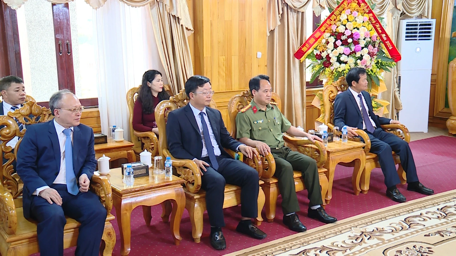 Chủ tịch UBND tỉnh Thanh Hóa chúc Tết cổ truyền Bunpimay tại tỉnh Hủa Phăn (Lào)