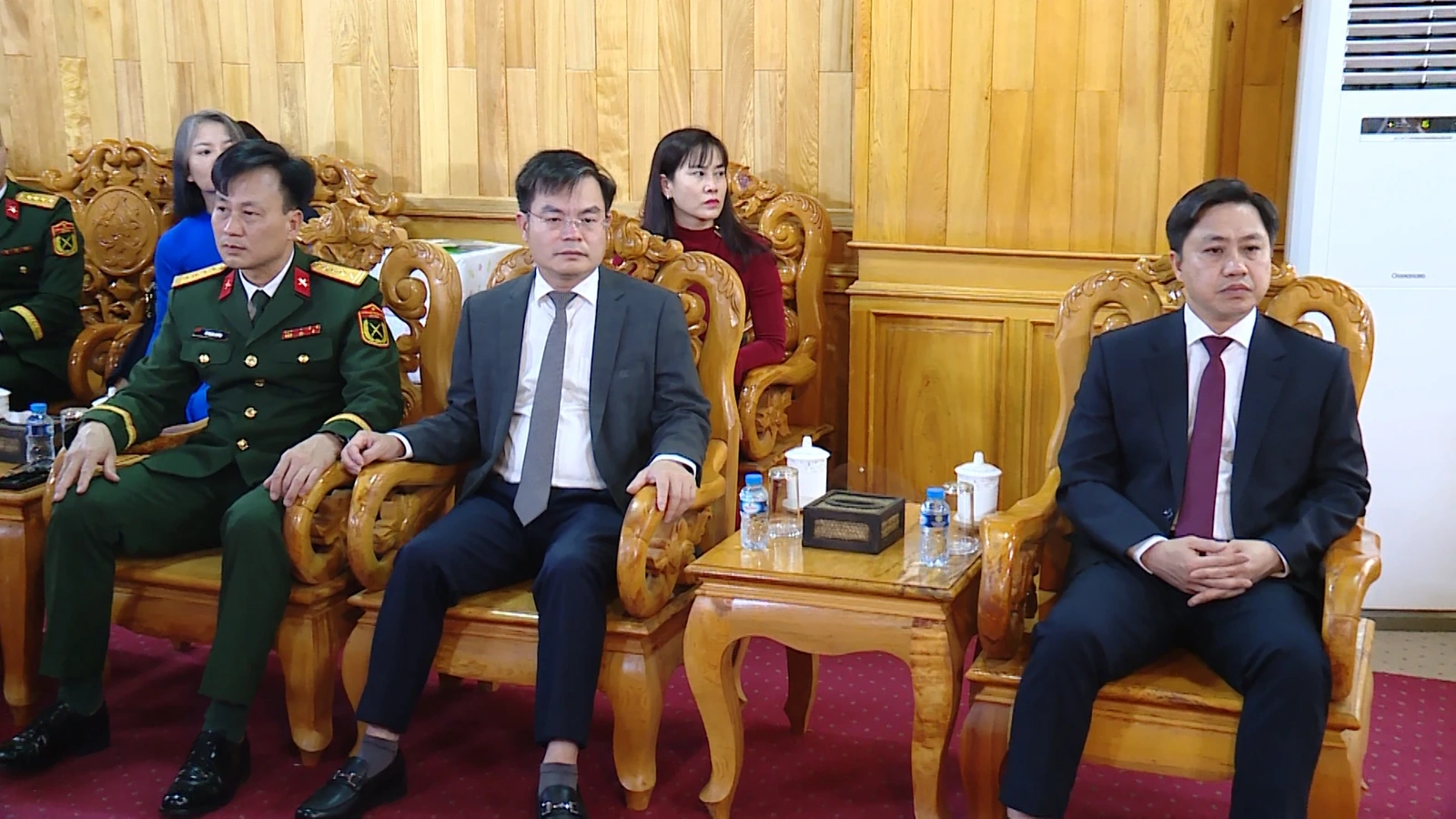 Chủ tịch UBND tỉnh Thanh Hóa chúc Tết cổ truyền Bunpimay tại tỉnh Hủa Phăn (Lào)