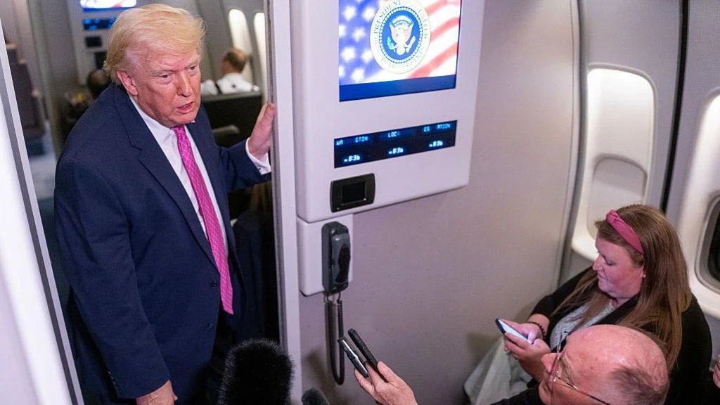 Tổng thống Mỹ Donald Trump nêu khả năng chiếm giữ đảo Kharg, trung tâm xuất khẩu dầu chủ chốt của Iran