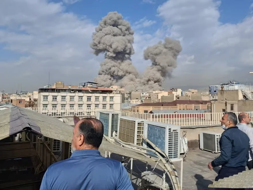 Tổng thống Mỹ Donald Trump nêu khả năng chiếm giữ đảo Kharg, trung tâm xuất khẩu dầu chủ chốt của Iran