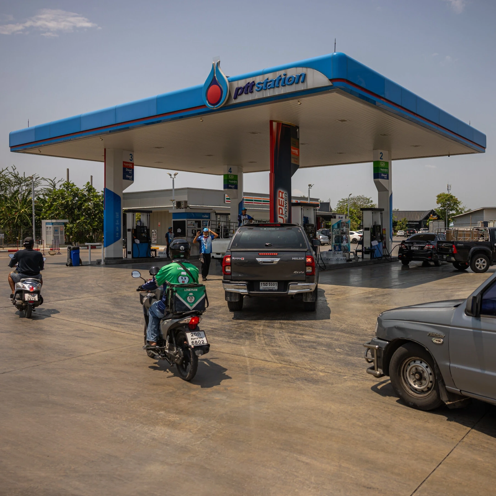 Tổng thống Trump tuyên bố Mỹ sẽ sớm kiểm soát eo biển Hormuz