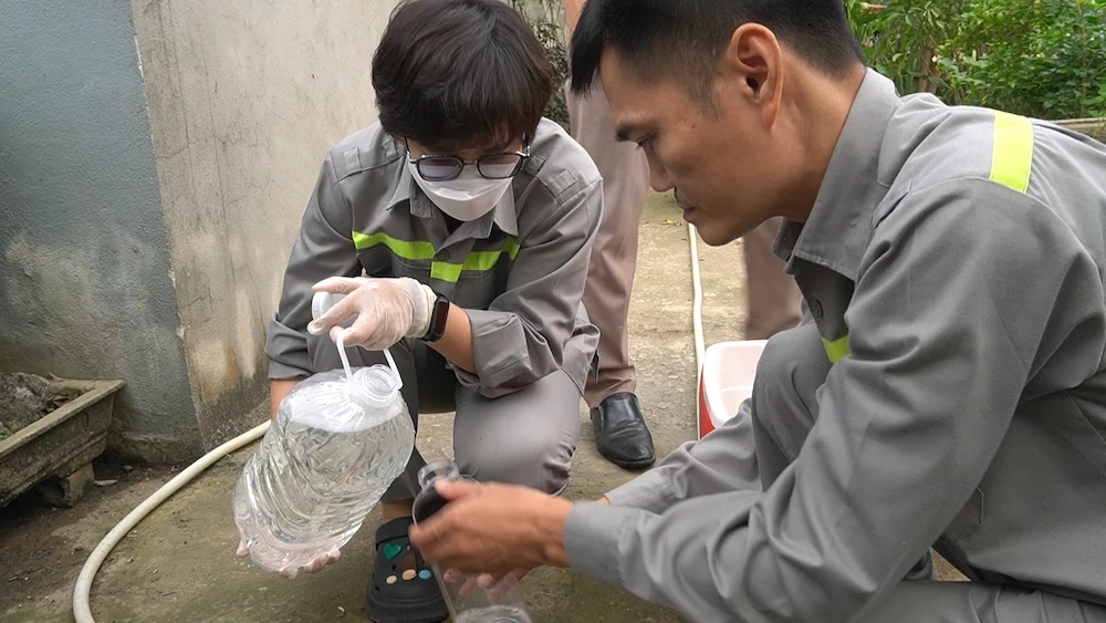 Đoàn công tác liên ngành điều tra, đánh giá chất lượng nước sinh hoạt tại phường Quang Trung