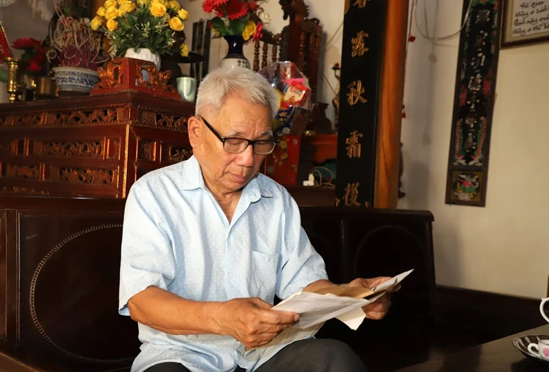 Nằng nặng Co Phương