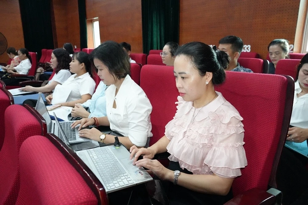 Bồi dưỡng nguồn lực – củng cố nền tảng dịch vụ điện lực