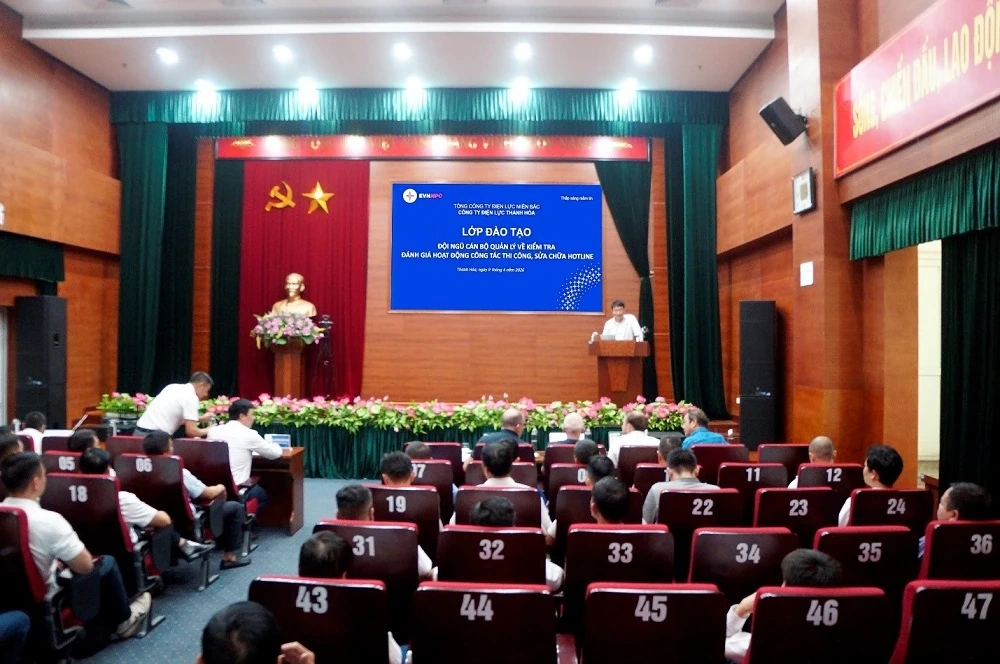 EVNNPC chuẩn hóa năng lực đánh giá công tác Hotline theo tiêu chuẩn quốc tế