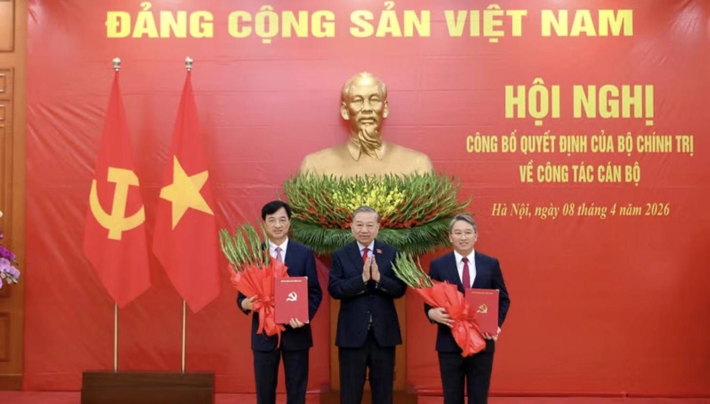 Trao các quyết định bổ nhiệm Trưởng Ban Tổ chức Trung ương, Chánh Văn phòng Trung ương Đảng