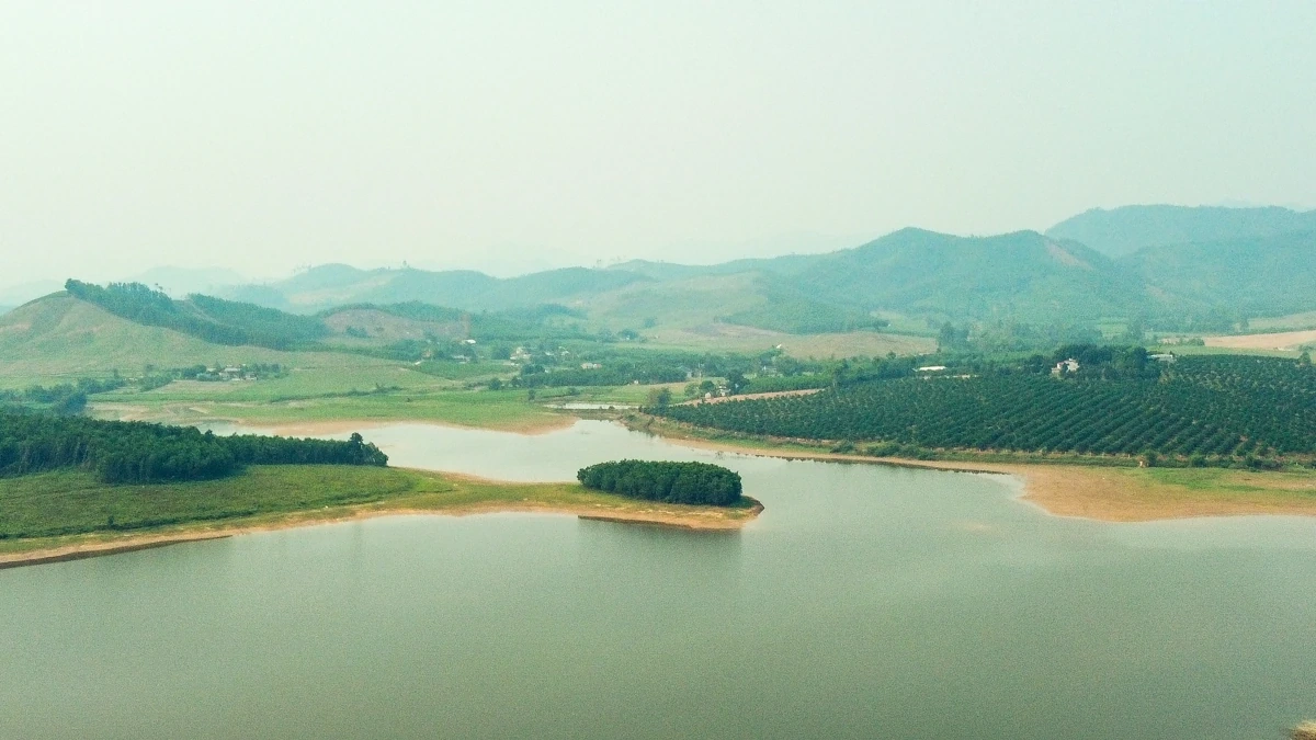 Hồ Khe Lau: Vẻ đẹp yên bình đón cơ hội được ‘đánh thức’ 