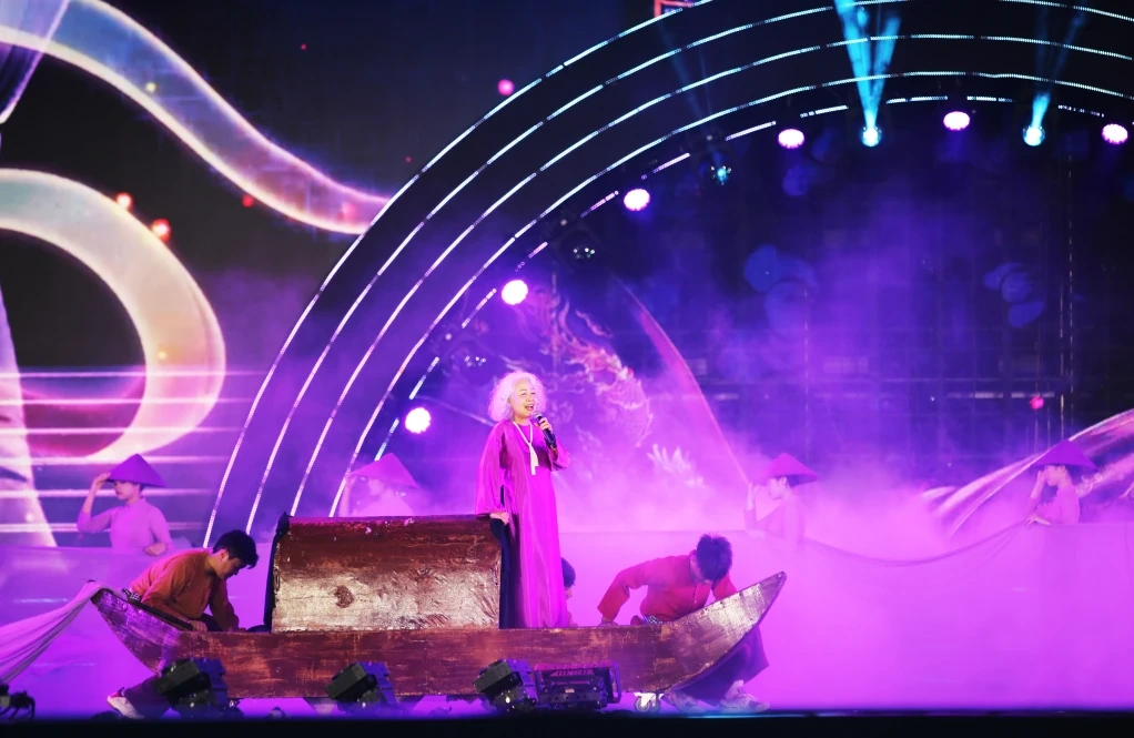 Dàn sao cháy hết mình cùng Concert “Thanh âm kỷ nguyên mới”