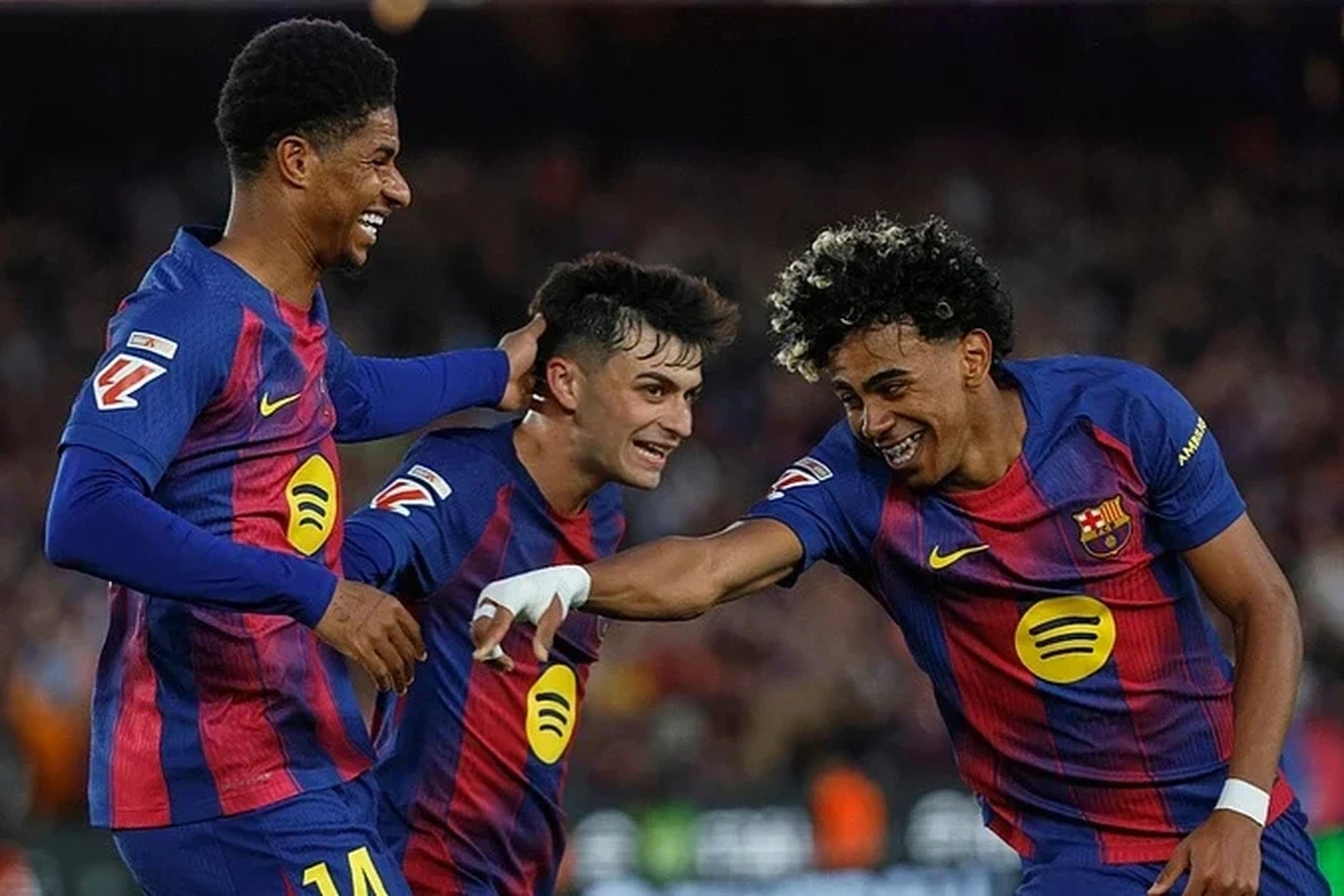 HAGL gây sốc tại Thiên Trường, Hải Phòng và SLNA bứt phá mạnh mẽ; Arsenal sảy chân tại Emirates