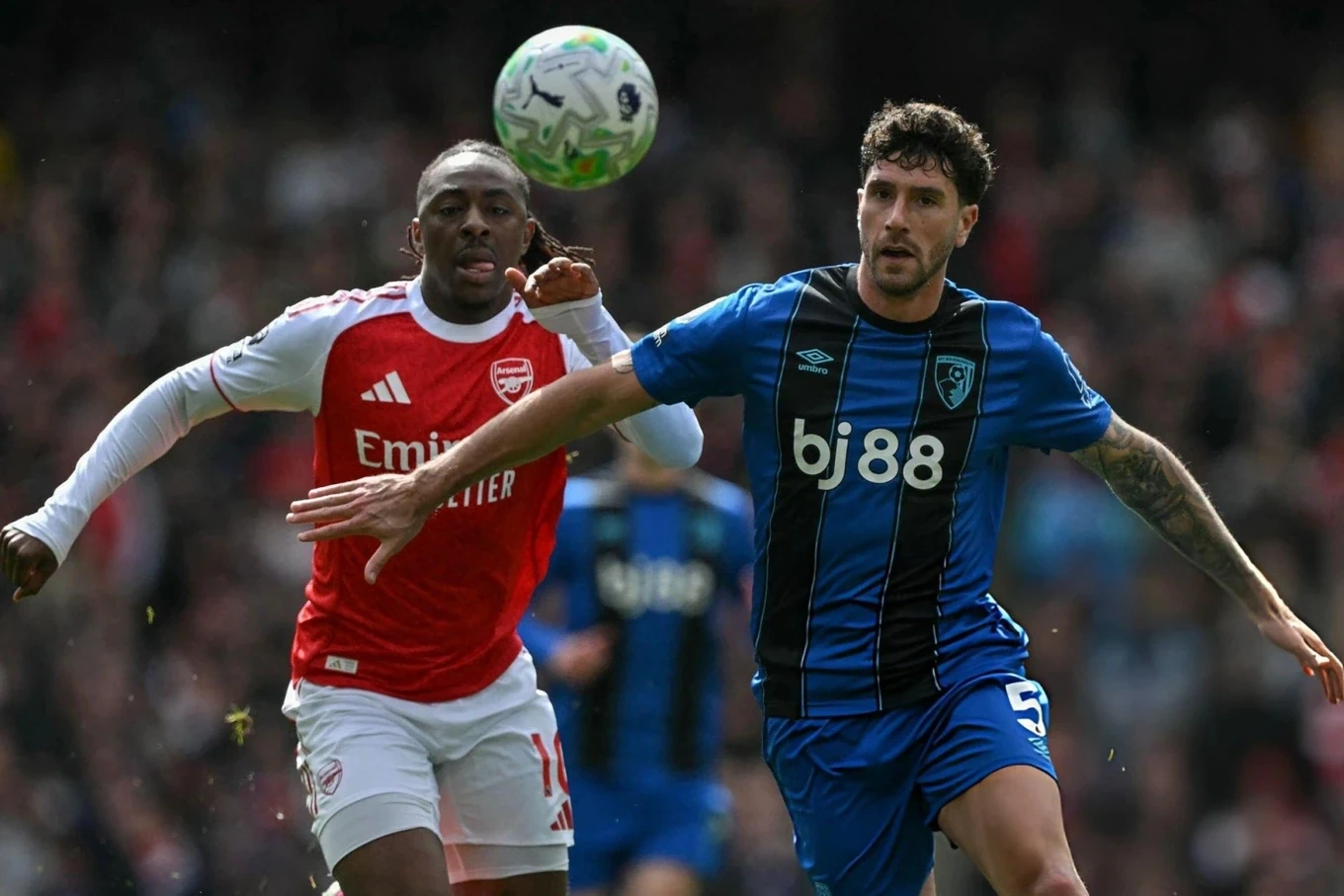 HAGL gây sốc tại Thiên Trường, Hải Phòng và SLNA bứt phá mạnh mẽ; Arsenal sảy chân tại Emirates