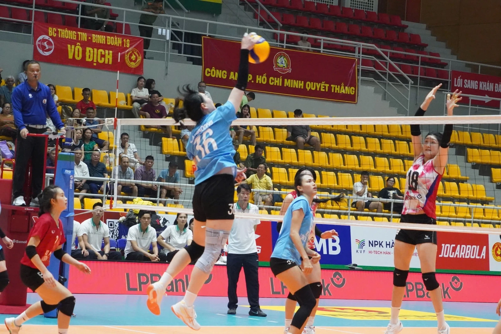 Đội bóng chuyền nữ XMLS Thanh Hóa không thể tạo bất ngờ trước LPBank Ninh Bình