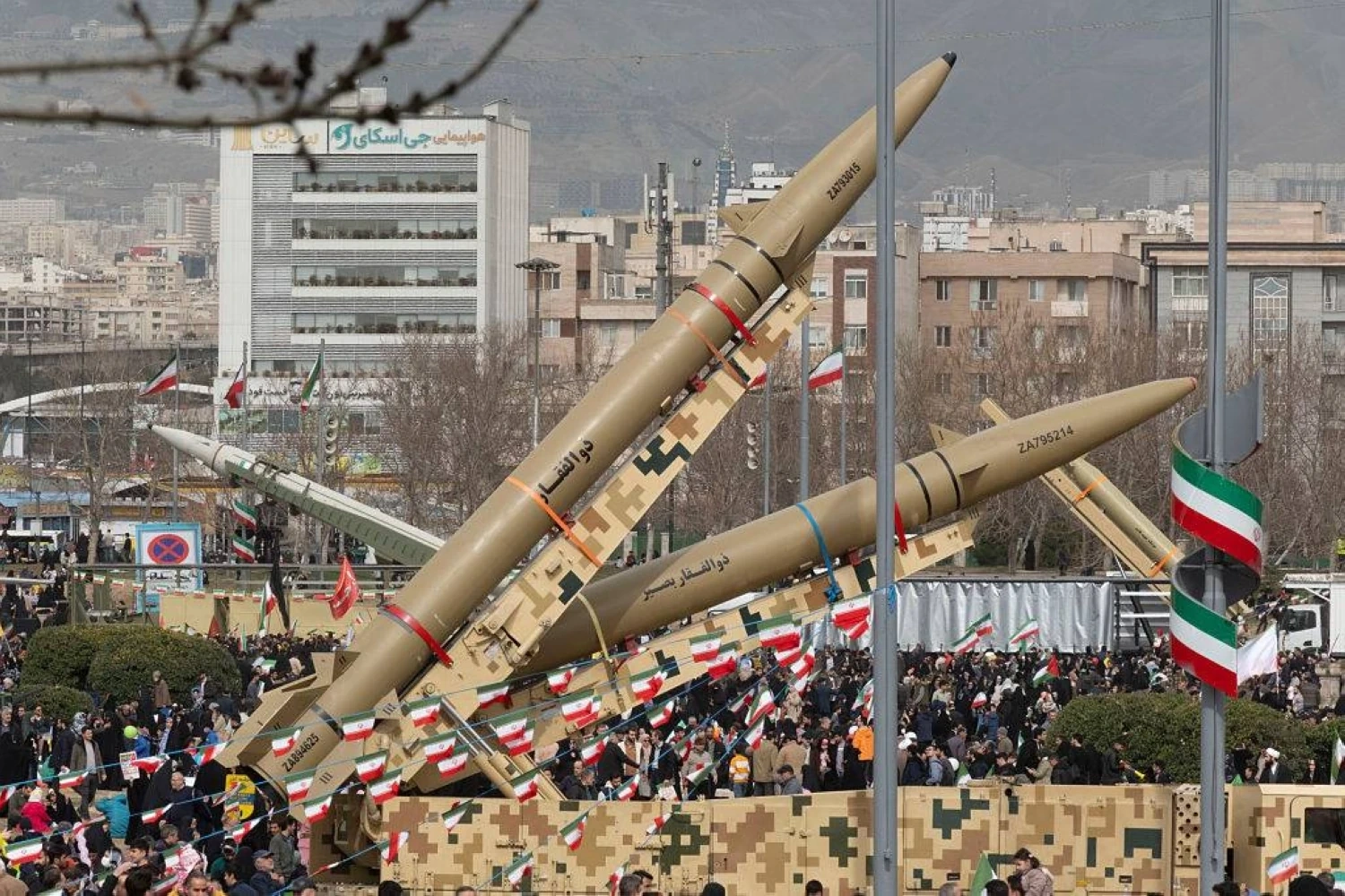 Ông Trump cảnh báo Trung Quốc về khả năng cung cấp vũ khí cho Iran