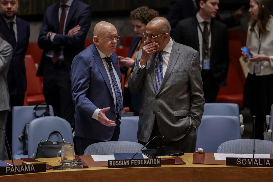 Nghị quyết về mở lại eo Hormuz bị phủ quyết bởi Nga và Trung Quốc