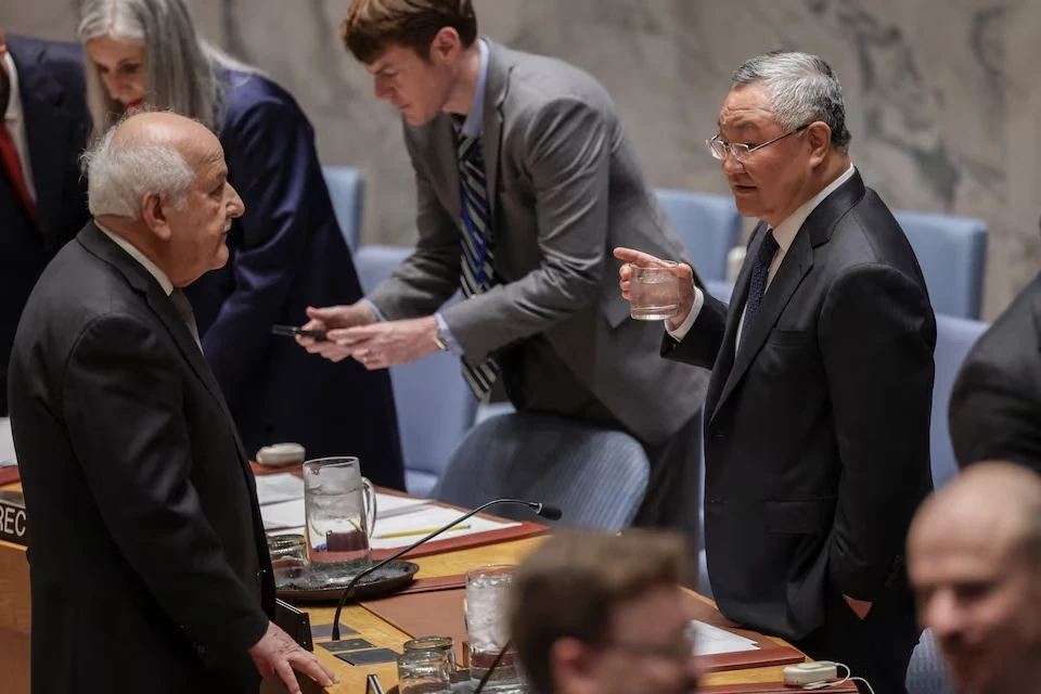 Nghị quyết về mở lại eo Hormuz bị phủ quyết bởi Nga và Trung Quốc