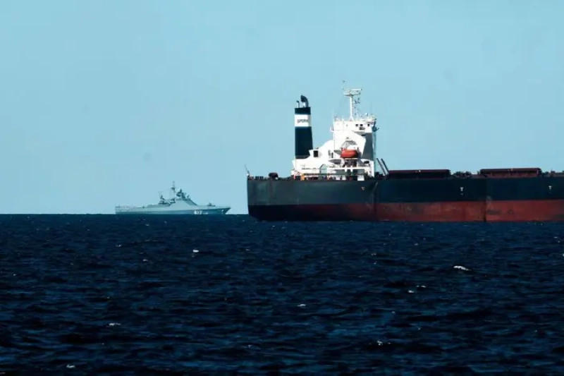 Estonia thận trọng không bắt giữ tàu thuộchạm đội bóng tối của Nga do lo ngại đụng độ quân sự trực tiếp