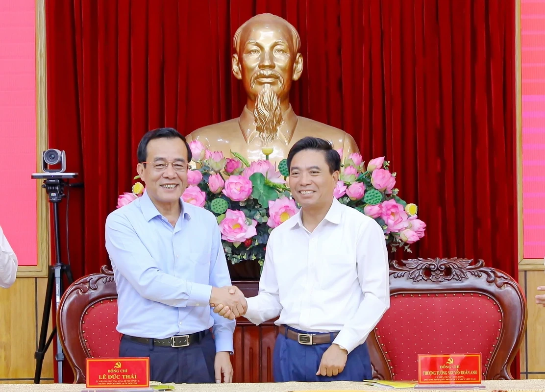 Bộ Chính trị điều động, phân công đồng chí Thượng tướng Lê Đức Thái giữ chức Bí thư Tỉnh ủy Thanh Hóa