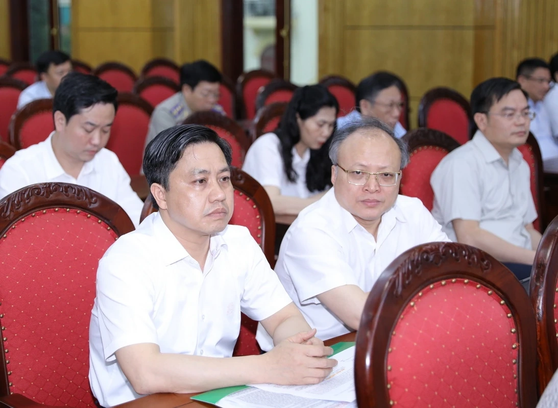 Tiếp tục củng cố, giữ vững và phát huy cao nhất tinh thần đoàn kết, thống nhất trong toàn Đảng bộ