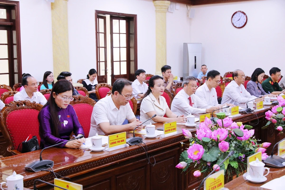 Công bố Nghị quyết của Ủy ban Thường vụ Quốc hội về công tác cán bộ