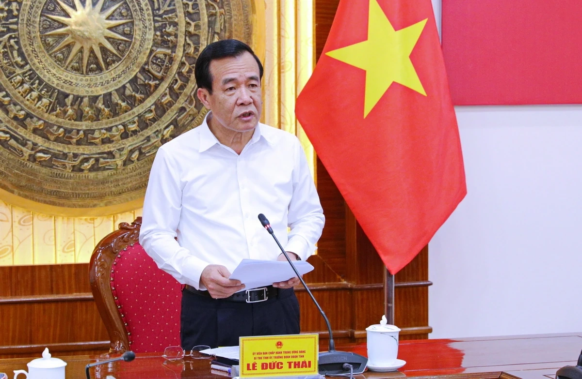 Công bố Nghị quyết của Ủy ban Thường vụ Quốc hội về công tác cán bộ