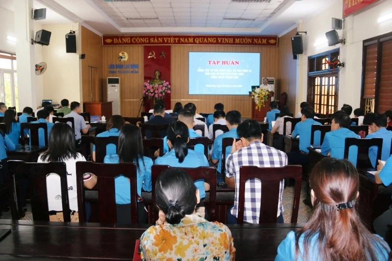 Tập huấn công tác tư vấn pháp luật, hỗ trợ pháp lý cho các tư vấn viên pháp luật công đoàn Thanh Hóa