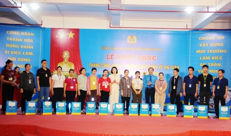 Phát động “Tháng Công nhân”, hưởng ứng “Tháng hành động về an toàn vệ sinh lao động” năm 2026