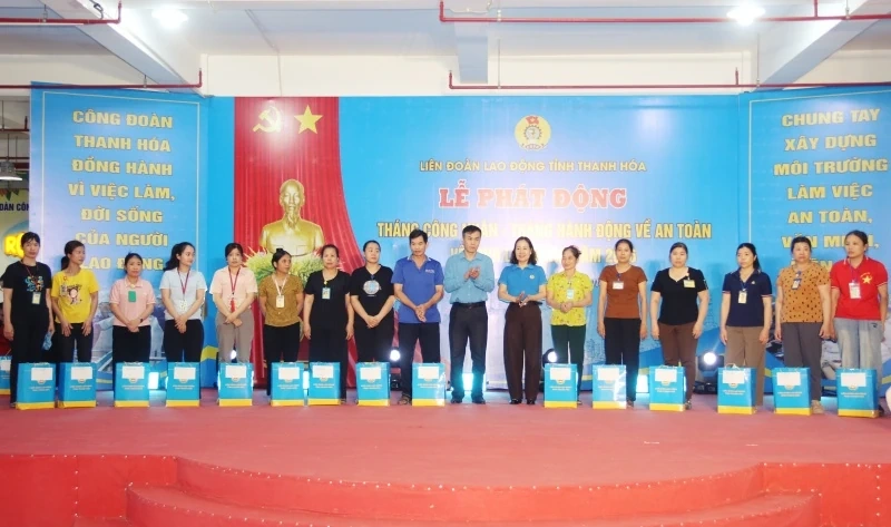 Phát động “Tháng Công nhân”, hưởng ứng “Tháng hành động về an toàn vệ sinh lao động” năm 2026