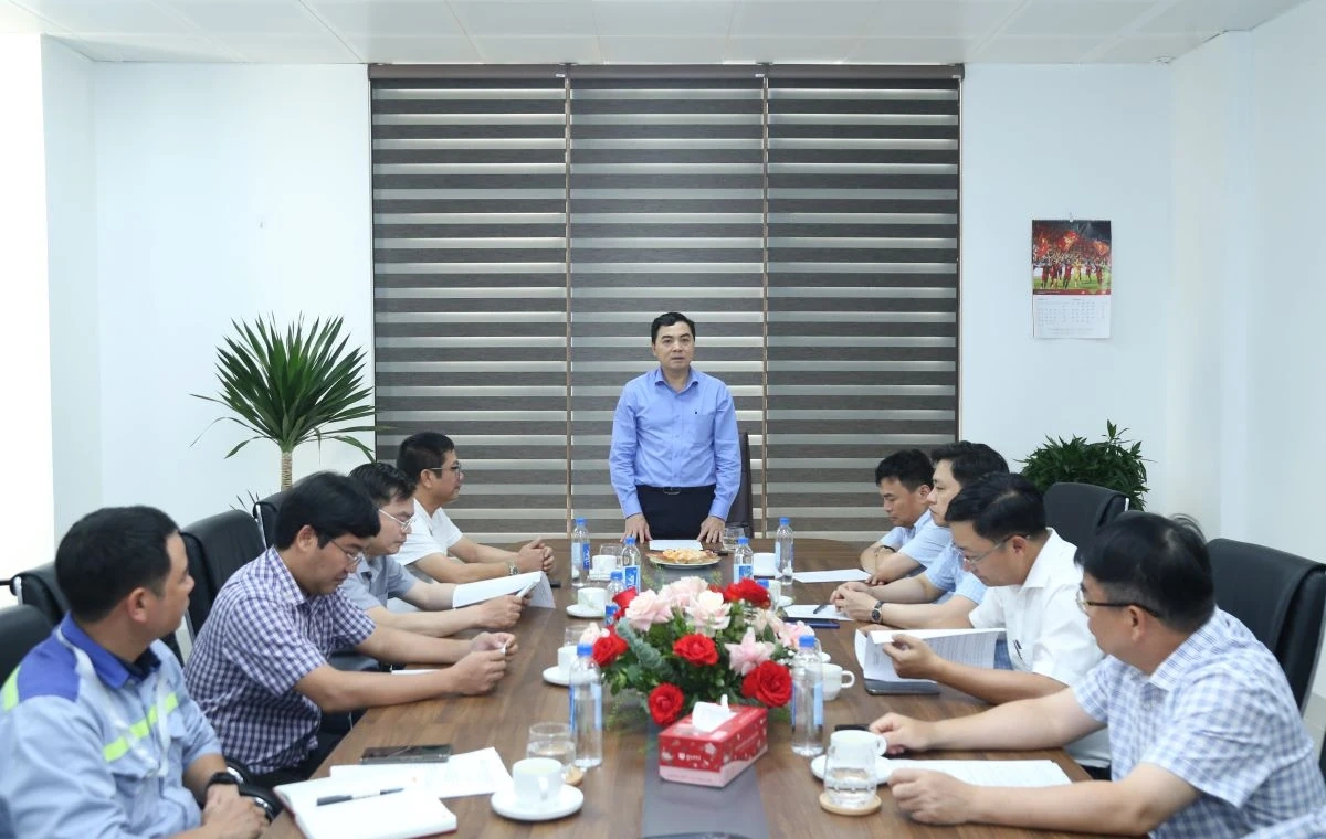 Chủ tịch UBND tỉnh Nguyễn Hoài Anh kiểm tra tiến độ và chỉ đạo tháo gỡ khó khăn, vướng mắc các dự án trọng điểm tại Khu Kinh tế Nghi Sơn