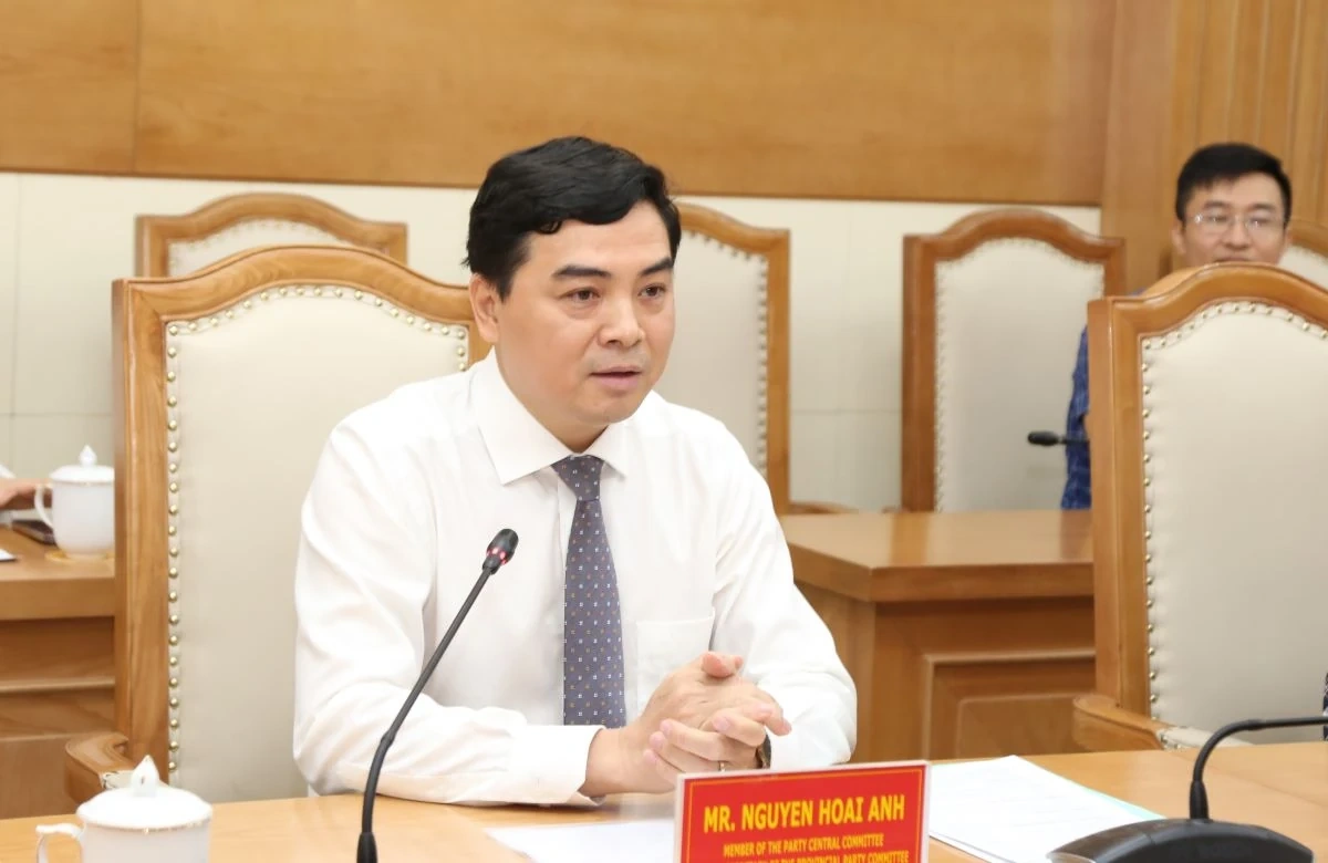 Chủ tịch UBND tỉnh Nguyễn Hoài Anh tiếp và làm việc với Công ty Cổ phần Đại chúng Novatek, Liên bang Nga