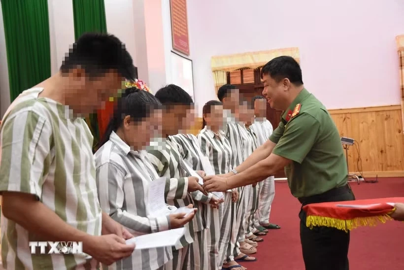 Hướng dẫn chi tiết về đối tượng, điều kiện đặc xá năm 2026