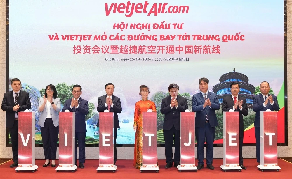 Vietjet và SPDB Financial Leasing ký kết thoả thuận tài trợ thuê mua 10 tàu bay Comac