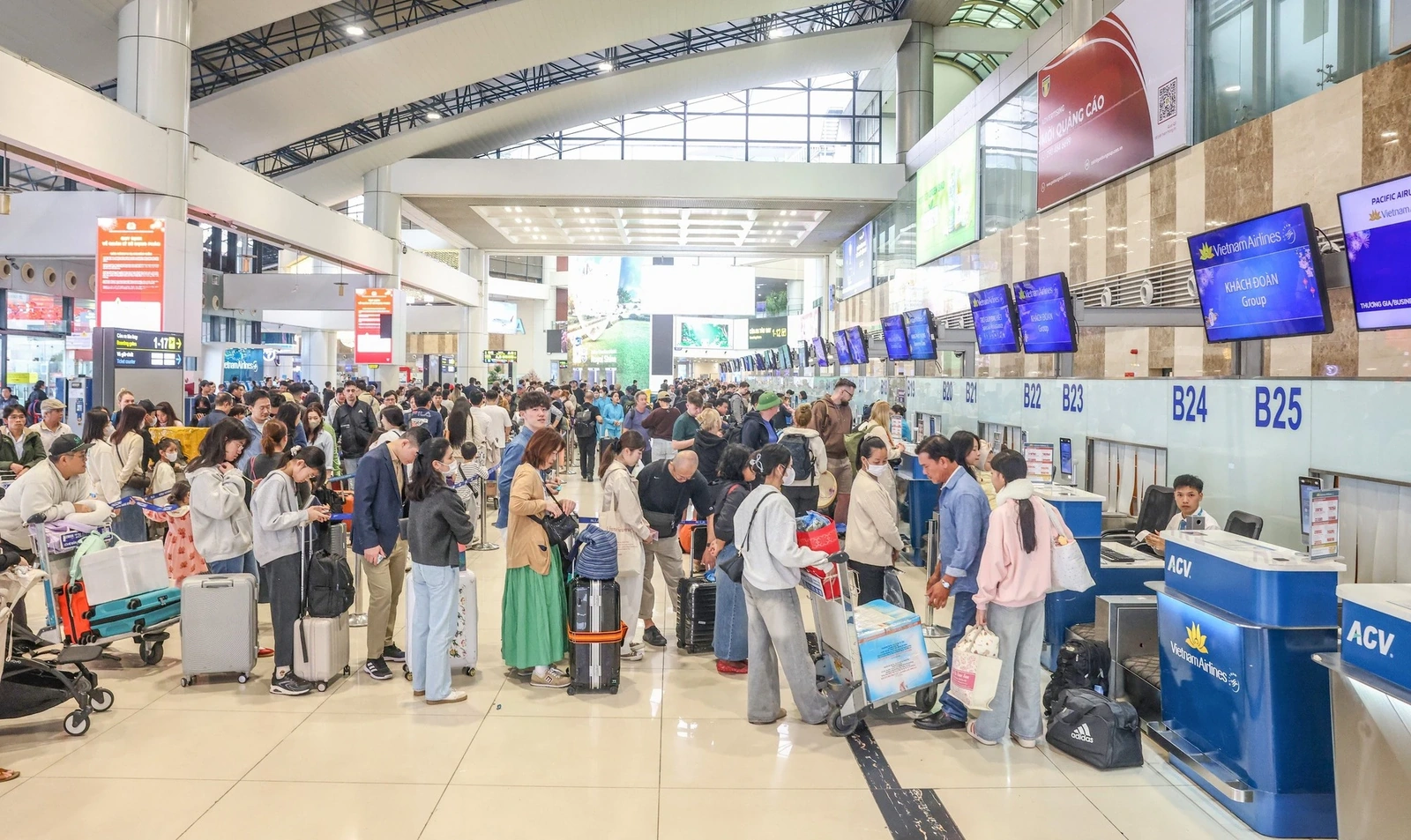 “Cháy” vé máy bay các chặng du lịch dịp Lễ 30/4-1/5