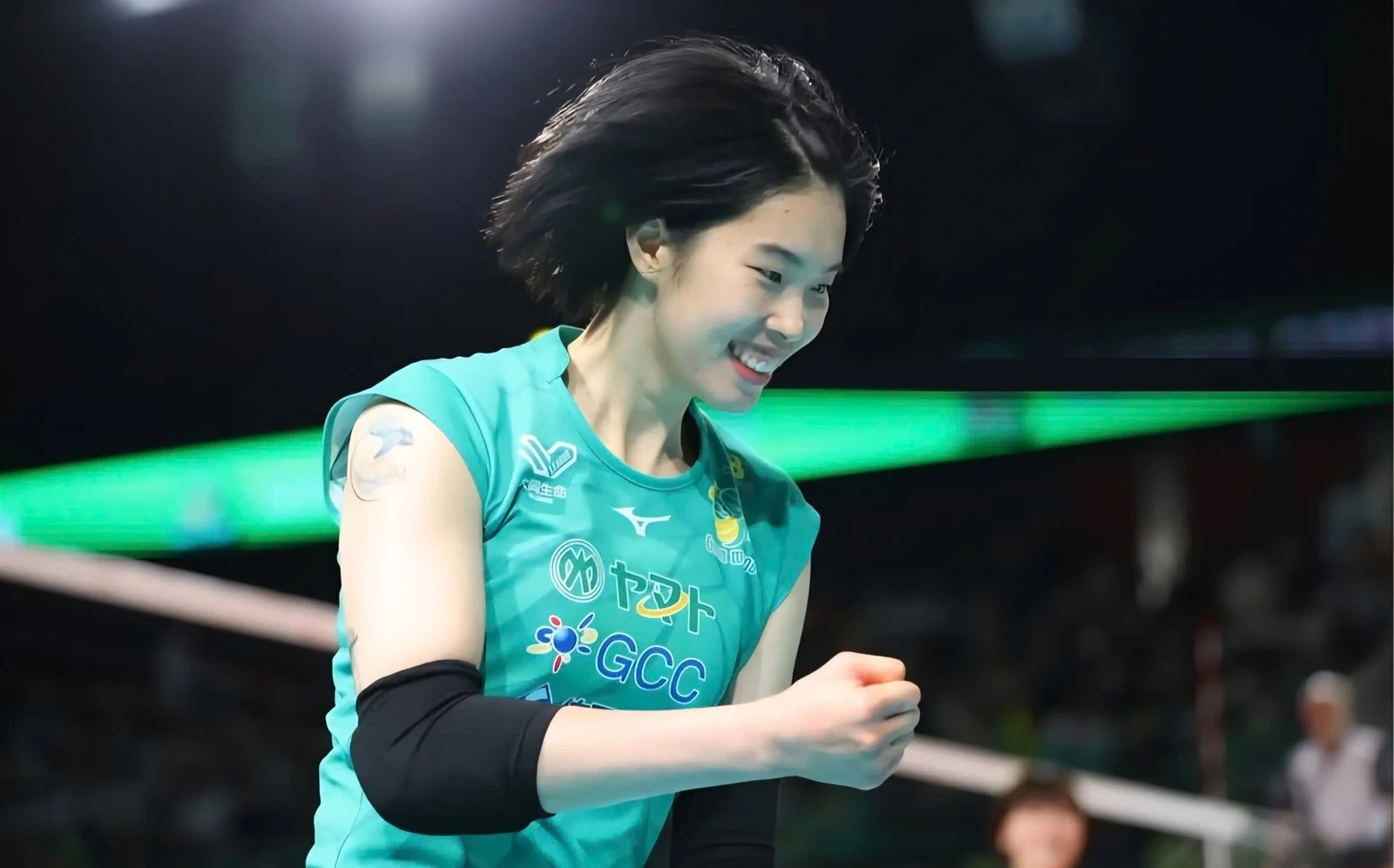 Hà Nội FC thăng hoa; Man City áp sát ngôi đầu Ngoại Hạng Anh