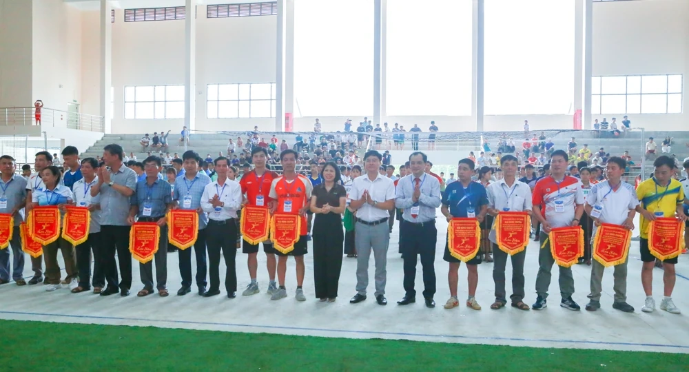 Sôi nổi Giải bóng chuyền nam xã Như Thanh