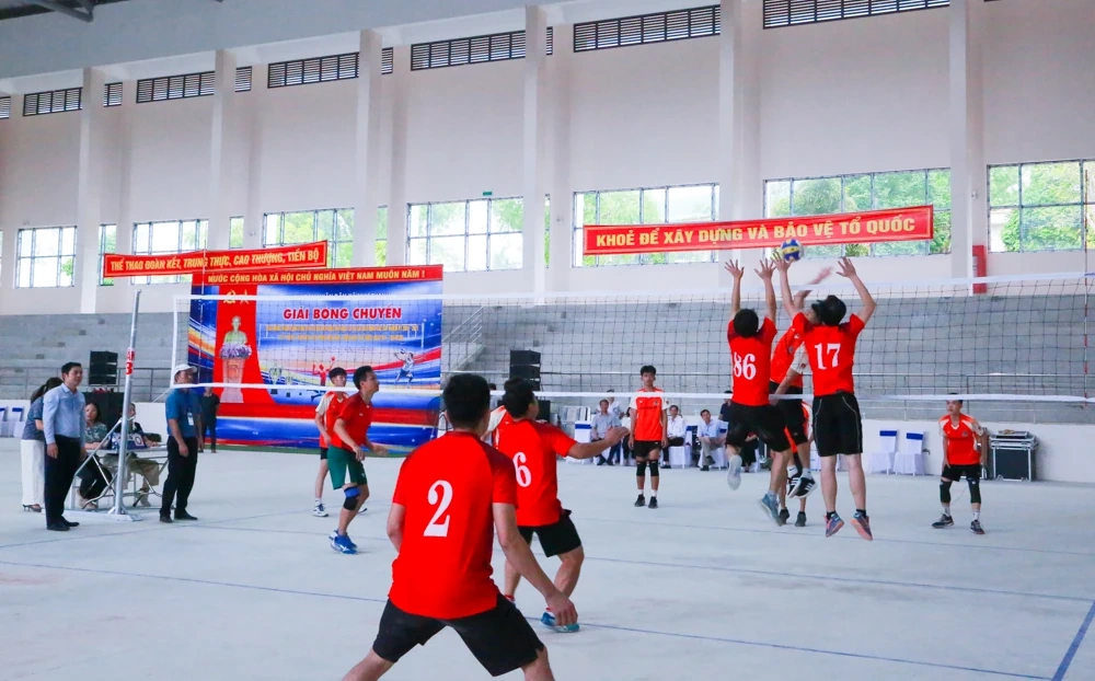 Sôi nổi Giải bóng chuyền nam xã Như Thanh