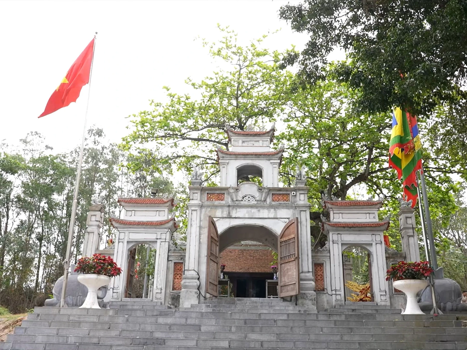 Đây không chỉ là một di tích lịch sử, mà còn là nơi lưu giữ những giá trị tinh thần cao quý của dân tộc.