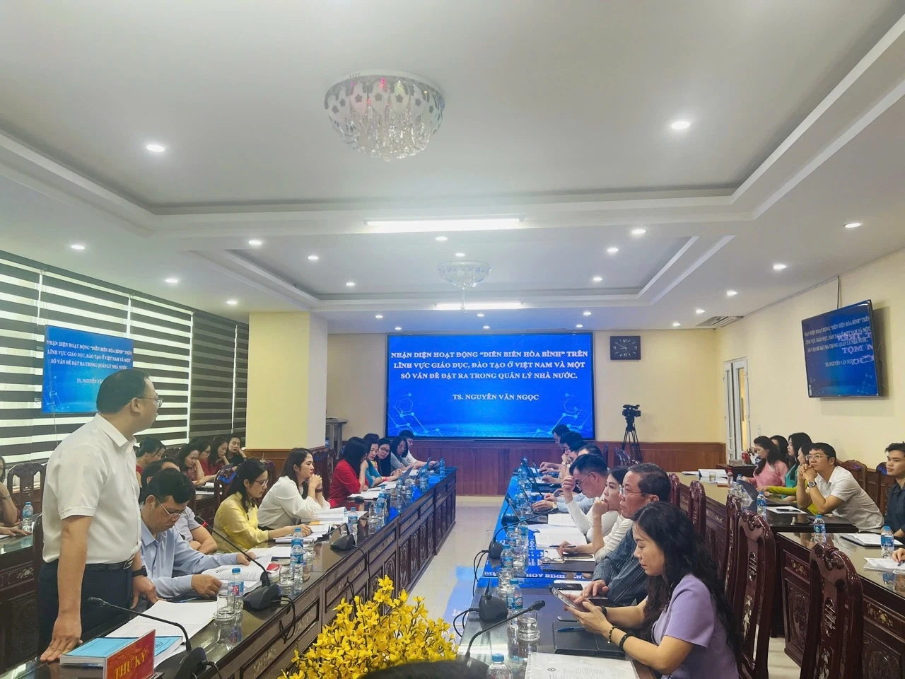 Nhận diện và đấu tranh chống âm mưu diễn biến hoà bình của các thế lực thù địch