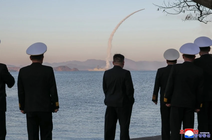 Chủ tịch Triều Tiên thị sát phóng tên lửa hành trình chiến lược, tên lửa chống hạm từ tàu khu trục