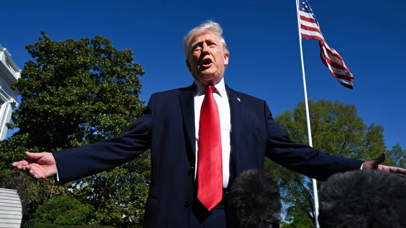 Ông Trump cảnh báo giá xăng chưa có dấu hiệu hạ nhiệt cho đến cuối năm